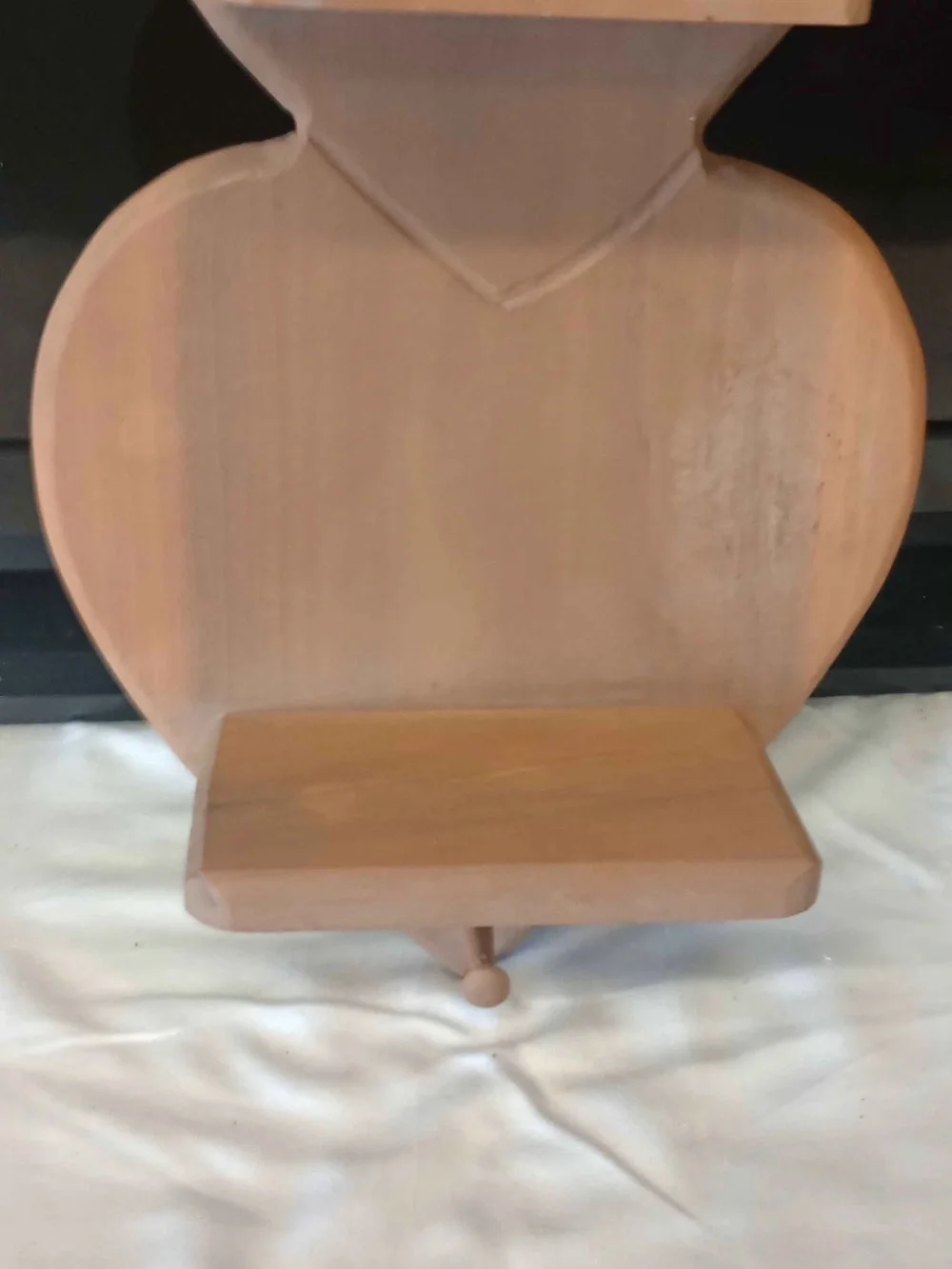 Heart-Shaped Wooden Wall Display Shelf - Pink